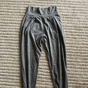 Vuori Lux Harem Pants